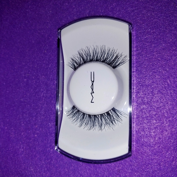 80 Romantic Lash Eye Lashes MAC Cosmetics - Picture 1 of 2